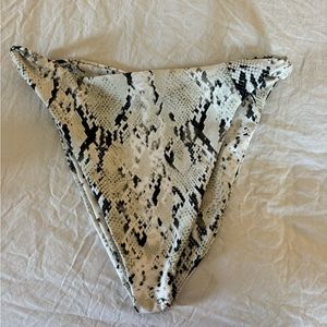 Skatie- Salty Bottom